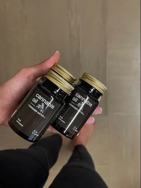 Cannabis Oil – fotografía del envase 5 de 9