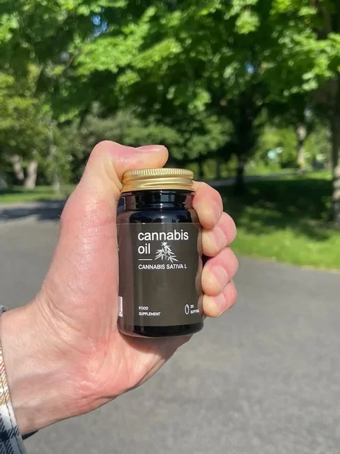 Cannabis Oil – fotografía del envase 7 de 9